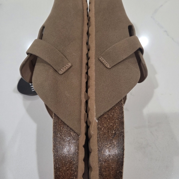 Shelln London Brown Mules with Gold Buckle - Picture 3 of 9